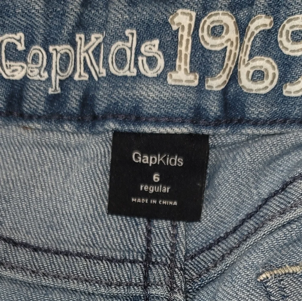 Gap Kids Matching Flare distressed embroidered Jeans and Flower applique  Top